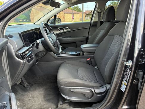 Used 2026 Kia Sportage LX FWD image 22