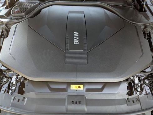 New 2026 BMW i5 eDrive40 w/ Convenience Package image 17