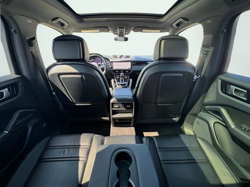 Used 2020 Porsche Cayenne image 23