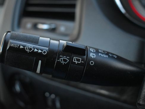 Used 2016 Dodge Grand Caravan SXT image 24