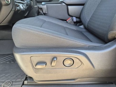 Used 2025 Chevrolet Silverado 1500 Custom Trail Boss AWD/4WD image 17