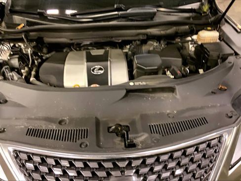 Used 2020 Lexus RX 350L Premium w/ Premium Package image 32