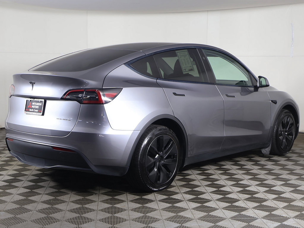 Used 2025 Tesla Model Y Long Range AWD/4WD image 13