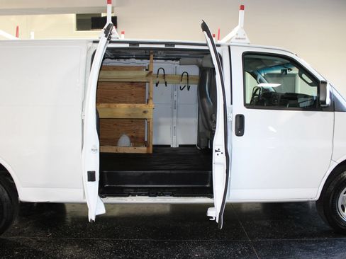 Used 2021 Chevrolet Express 2500 Extended w/ Driver Convenience Package RWD image 24