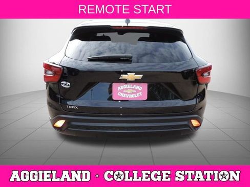 Used 2024 Chevrolet Trax LS w/ LS Convenience Package FWD image 5