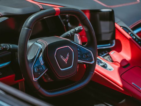 Used 2021 Chevrolet Corvette Stingray Premium Conv w/ Z51 Performance Package RWD image 12
