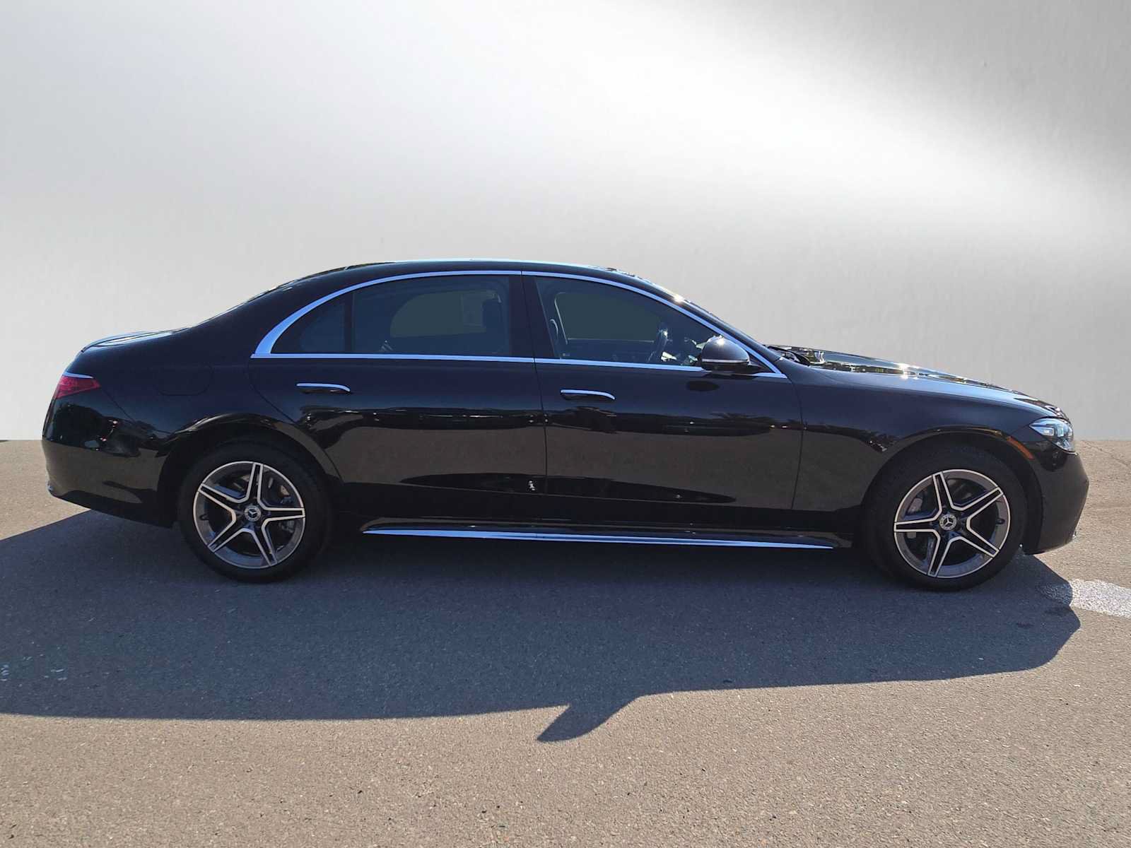 Used 2024 Mercedes-Benz S 580 4MATIC Sedan image 2