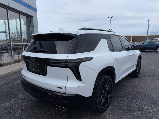 Used 2024 Chevrolet Traverse RS AWD/4WD image 3