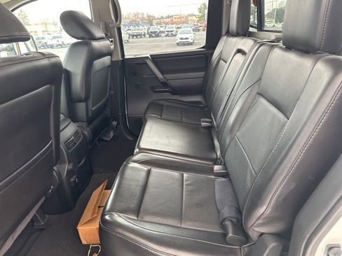 Used 2014 Nissan Titan SL w/ SL Moonroof Package image 12