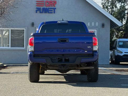 Used 2022 Toyota Tacoma TRD Off-Road w/ Technology Package image 6