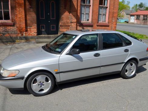 Used 1997 Saab 900 S FWD image 10