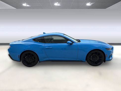 Used 2026 Ford Mustang Premium RWD image 8