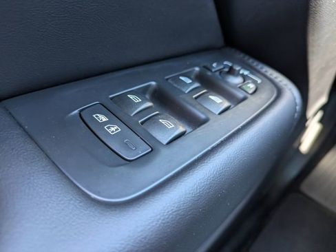 Used 2023 Volvo XC60 B5 Plus image 31
