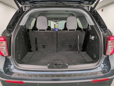 Used 2022 Ford Explorer XLT w/ Equipment Group 202A image 23