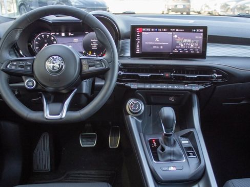 Used 2025 Alfa Romeo Tonale Base w/ Premium Package image 13