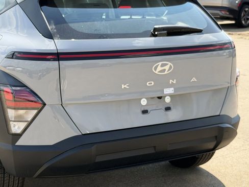 New 2026 Hyundai Kona SE image 6