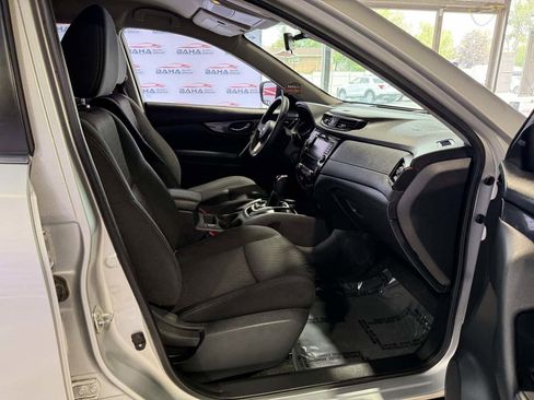 Used 2020 Nissan Rogue SV image 51