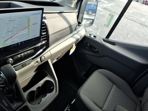 Used 2024 Ford Transit 350 XLT image 23