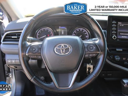 Used 2022 Toyota Camry SE image 9