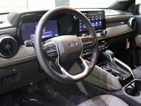 Used 2024 Chevrolet Colorado ZR2 w/ Technology Package image 10