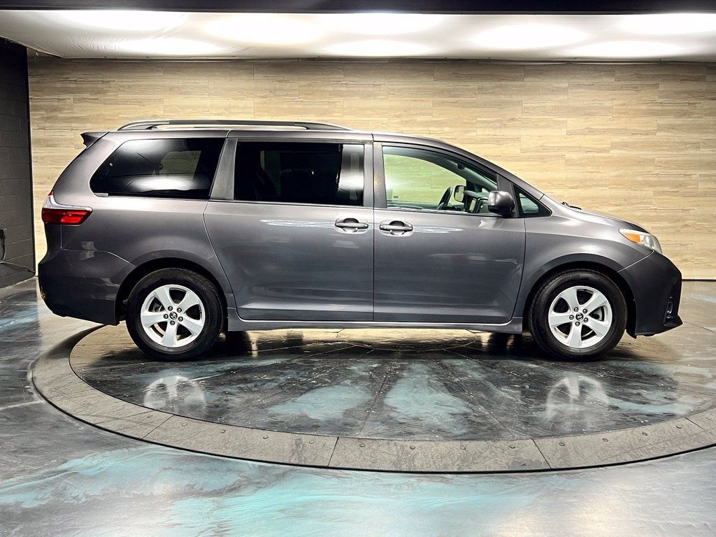 Used 2019 Toyota Sienna LE FWD image 22