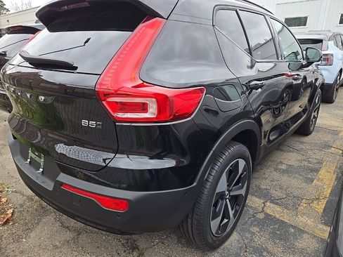 New 2026 Volvo XC40 B5 Plus w/ Protection Package Premier image 7