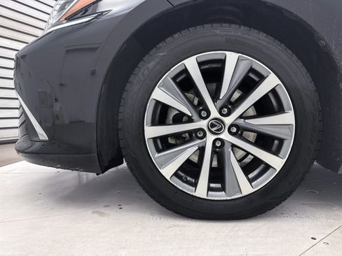 Used 2020 Lexus ES 300h w/ Premium Package image 12