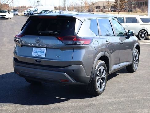 Used 2023 Nissan Rogue SV image 6