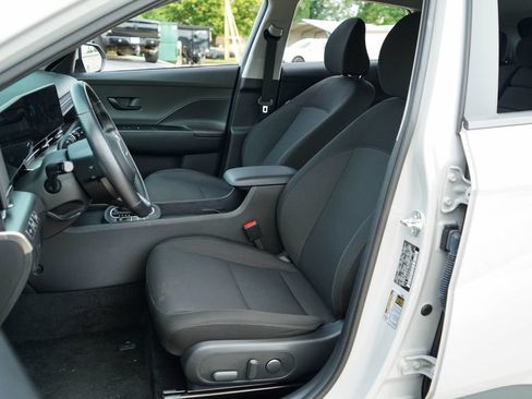 Used 2025 Hyundai Kona SEL AWD/4WD image 7