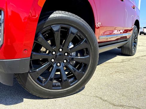 Used 2023 GMC Yukon Denali Ultimate image 2