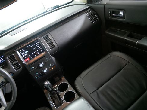 Used 2017 Ford Flex SEL w/ Equipment Group 202A AWD/4WD image 11