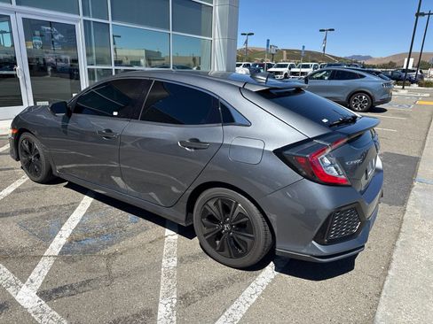 Used 2018 Honda Civic EX image 3