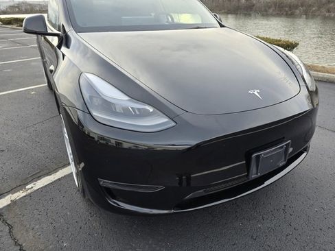 Used 2024 Tesla Model Y Long Range image 16