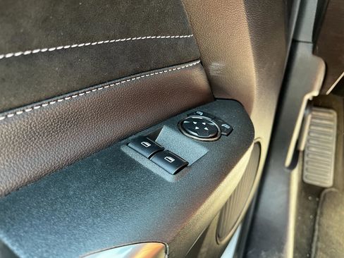 Used 2016 Ford Mustang Shelby GT350 w/ Technology Package image 31