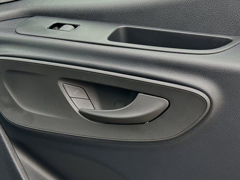 Used 2024 Mercedes-Benz Sprinter 2500 image 19