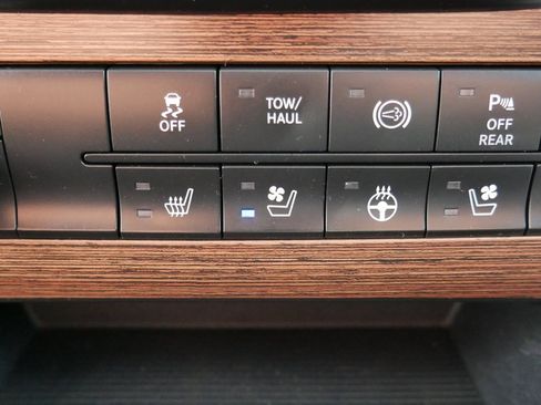 Used 2017 RAM 2500 Laramie w/ Sport Appearance Group image 46