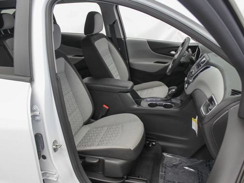 Used 2024 Chevrolet Equinox LS w/ LS Convenience Package FWD image 21