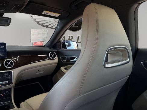 Used 2018 Mercedes-Benz CLA 250 image 25