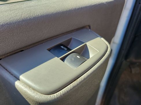 Used 2018 GMC Savana 3500 w/ Power Convenience Package image 13