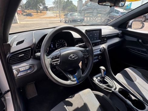 Used 2019 Hyundai Veloster 2.0 FWD image 10