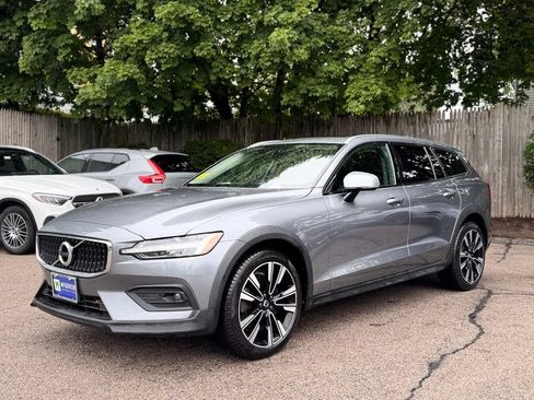 Used 2021 Volvo V60 T5 Cross Country w/ Climate Package AWD/4WD image 2