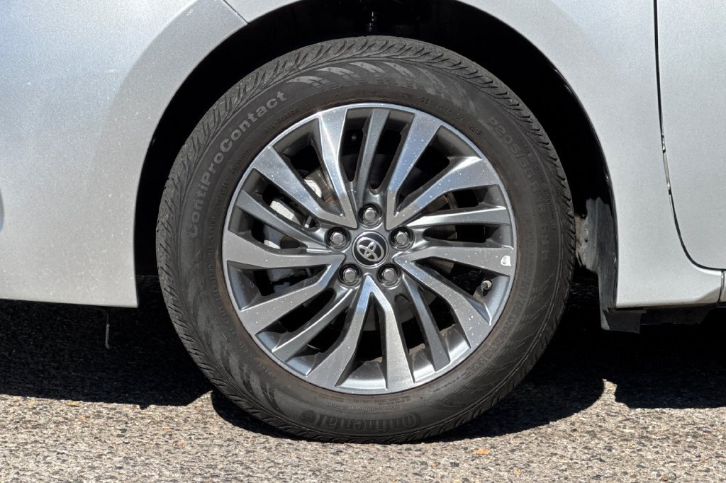 Certified 2019 Toyota Corolla XLE FWD image 26