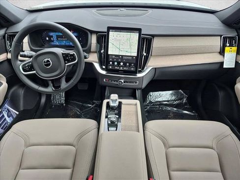 Used 2026 Volvo XC90 B6 Plus w/ Protection Package Premier AWD/4WD image 17