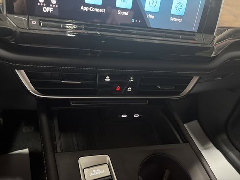 Certified 2025 Volkswagen Atlas SE AWD/4WD image 19