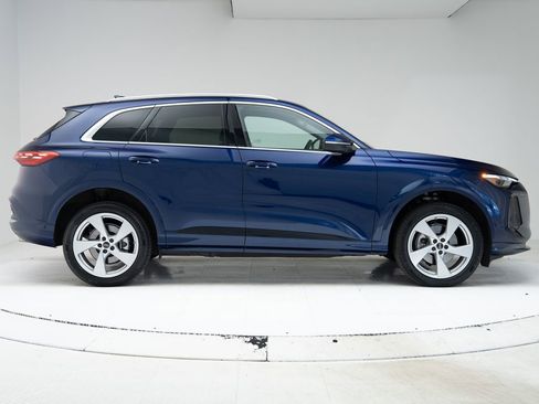Certified 2025 Audi Q5 Premium w/ Premium Plus AWD/4WD image 27