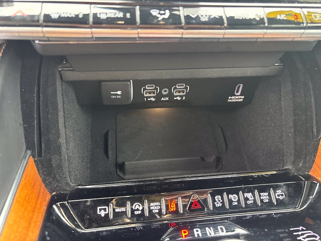 Used 2024 Jeep Grand Wagoneer Series III w/ Flexible Seating Group AWD/4WD image 31