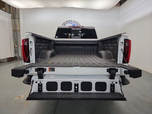 New 2026 GMC Sierra 2500 SLT w/ SLT Premium Package image 7