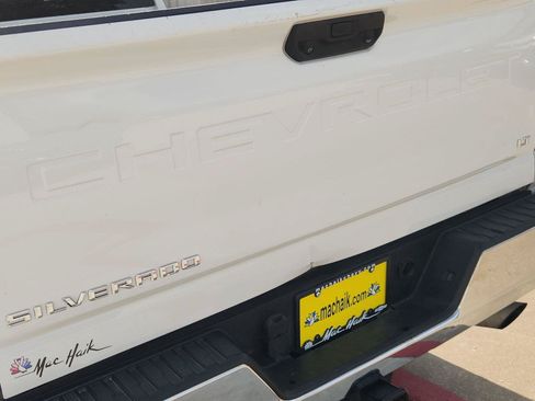 Used 2024 Chevrolet Silverado 2500 LT AWD/4WD image 29