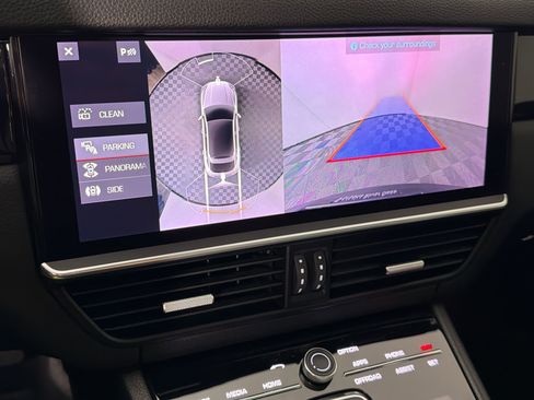 Certified 2021 Porsche Cayenne Coupe AWD/4WD image 24