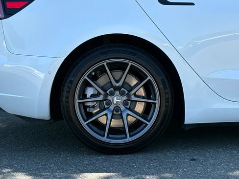 Used 2021 Tesla Model 3 Long Range AWD/4WD image 27